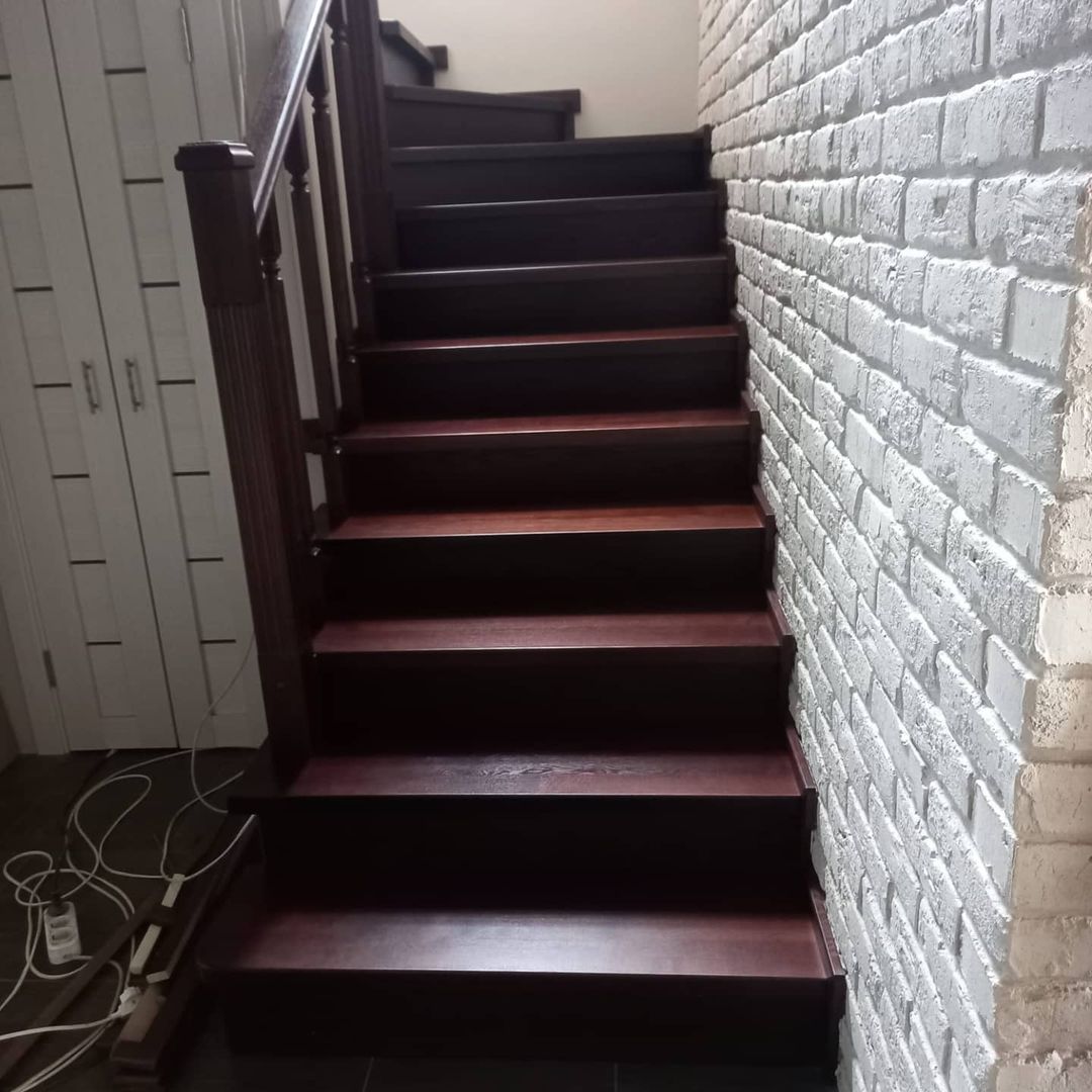 Лестница винтовая из бука